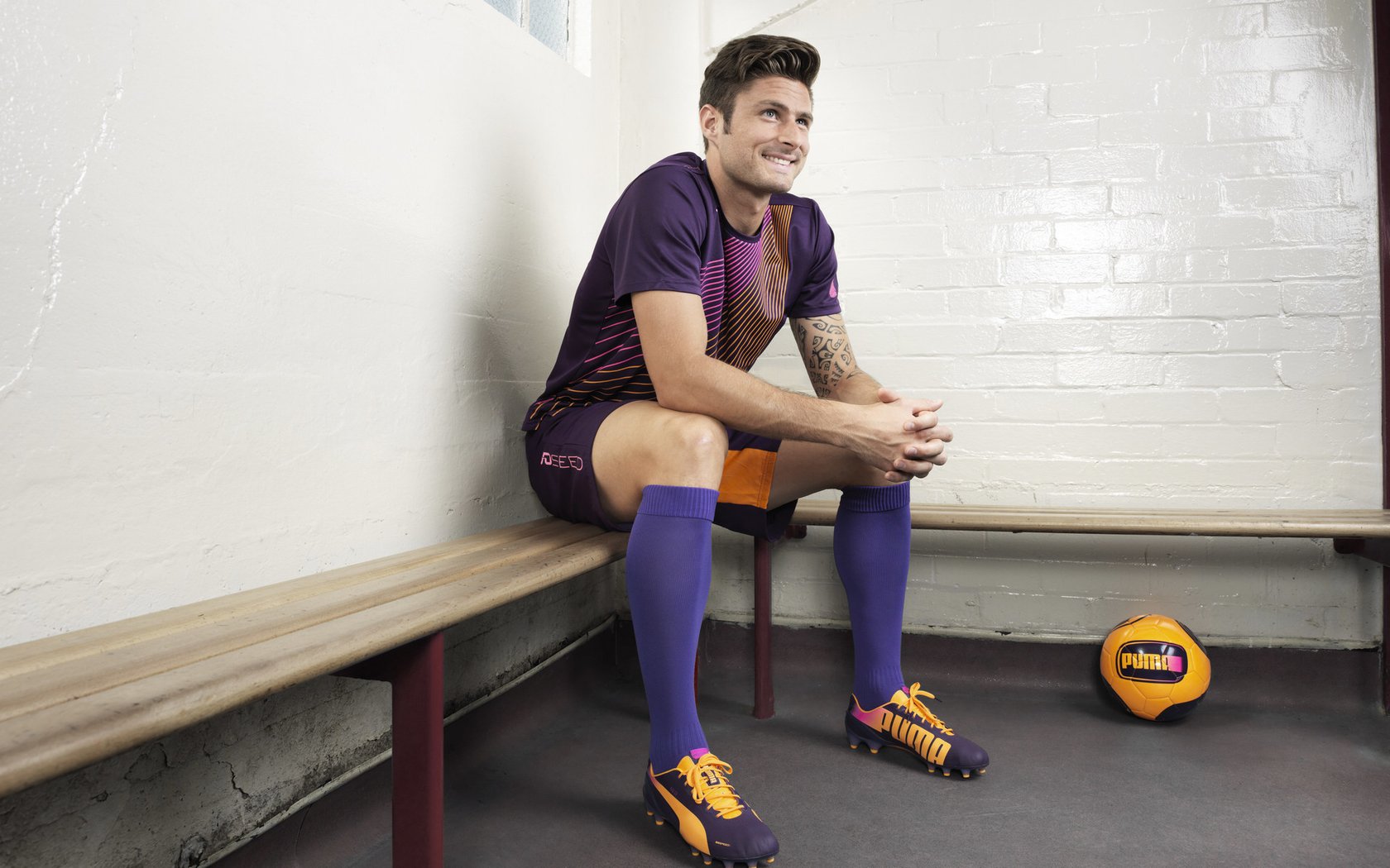 德甲超级战役：攻势凌厉，防守坚如铁墙，德甲经典比赛