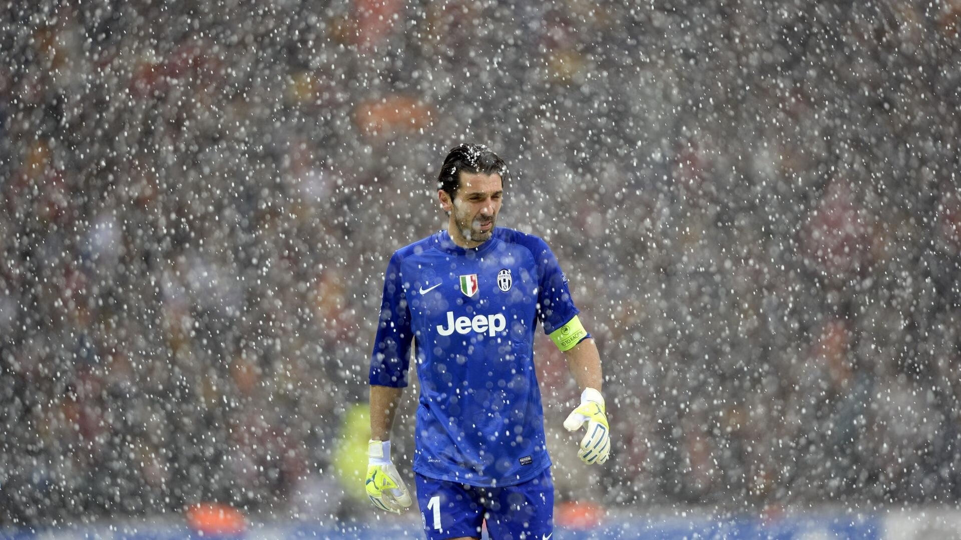 星空体育-福特：在国际大赛中屡次关键时刻挺身而出，帮助全黑队夺得胜利